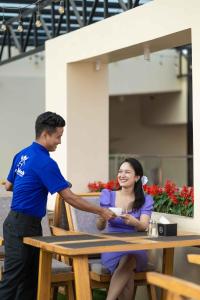 Ospiti di Kathmandu Business Hotel