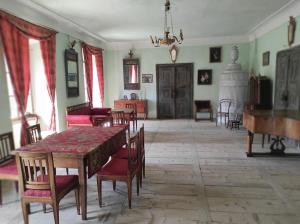 Μια τηλεόραση ή/και κέντρο ψυχαγωγίας στο Grad Tuštanj +4 φωτογραφίες