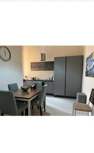 A kitchen or kitchenette at Les Artes