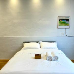 Letto o letti in una camera di Simple Dog Bungalow