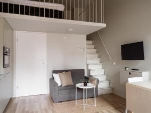 TV a/nebo společenská místnost v ubytování Waterfront Cabins