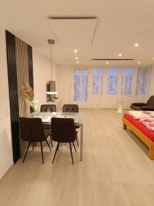 Posezení v ubytování Ferienwohnung Sasbachwalden H2 Ap3 mit beheiztem Innenpool und Sauna