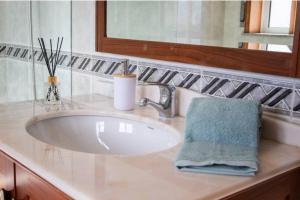 Photo de la galerie de l'établissement Casa Colibry, à Marinhas