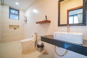 Et badeværelse på Ban Ban Resort TeukChhou + 131 billeder