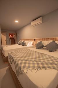 Postel nebo postele na pokoji v ubytování Leviu by Bernalo Hotels + 37 fotografií