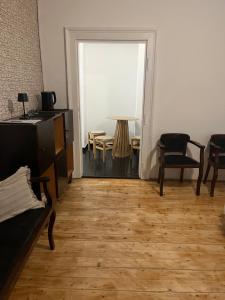 Φωτογραφία από το άλμπουμ του Utcára nyíló apartman σε Vac