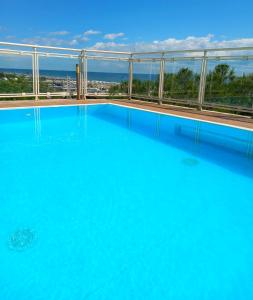 Bazén v ubytování Hotel Ariella nebo v jeho okolí