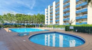 Bazén v ubytování Apartamentos TSS Alboran nebo v jeho okolí