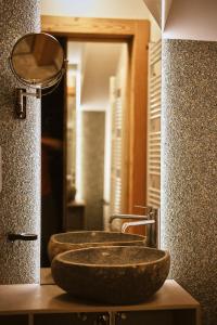 A bathroom at Albergo Meublè Vecchio Scarpone