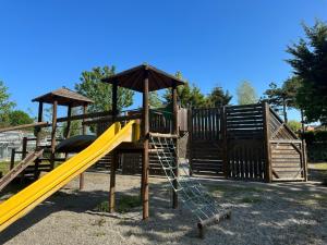 Zona de joacă pentru copii de la Camping le Relais du Léman