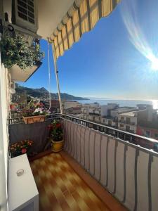Apartamento con balcón con vistas a la ciudad en "Du' I Mazzi" Stanza Etna, en Giardini Naxos