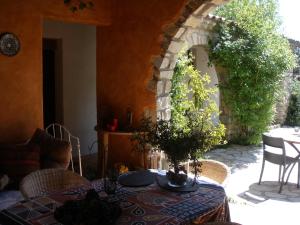 Fotografie z fotogalerie ubytování L'Ostal du Pic St Loup v destinaci Saint-Jean-de-Cuculles
