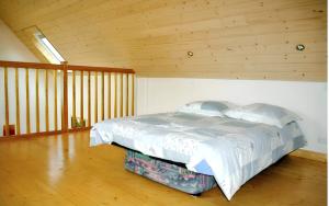 Postel nebo postele na pokoji v ubytování Maison de 3 chambres avec jardin clos et wifi a Botsorhel