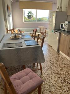 A kitchen or kitchenette at Athens Riviera: 2 bed / 3' walk from the beach Még 13 kép