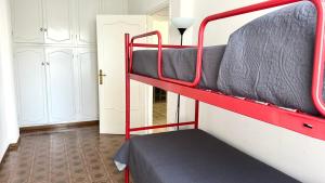 Palanda nebo palandy na pokoji v ubytování M404 - Marcelli, trilocale con giardino a due passi dal mare