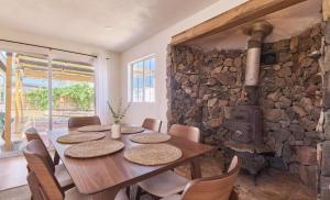 Setusvæði á Twin Palms Desert Getaway - Jacuzzi, Fire pit, Meditation room & more