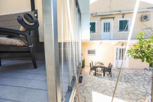Balkón nebo terasa v ubytování Vlachos Maisonette