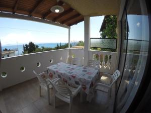 A balcony or terrace at Andromaches large apartment 2