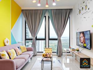 TV a/nebo společenská místnost v ubytování Medini Elysia Park , 3 min to Legoland, Netflix By Hint Homestay