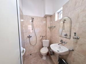 Et badeværelse på Mateo Center