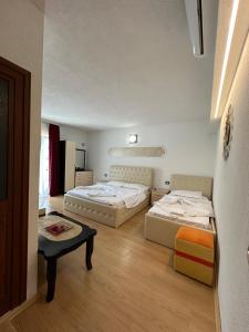 Galeriebild der Unterkunft Hotel Bar Restaurant Real in Bajram Curr