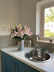 Φωτογραφία από το άλμπουμ του Stylish and cosy Brecon Beacons farmhouse σε Brynamman