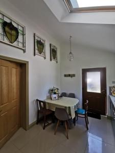 Φωτογραφία από το άλμπουμ του Stylish and cosy Brecon Beacons farmhouse σε Brynamman +43 φωτογραφίες
