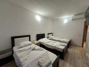 Galeriebild der Unterkunft Hotel Bar Restaurant Real in Bajram Curr