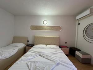 Galeriebild der Unterkunft Hotel Bar Restaurant Real in Bajram Curr