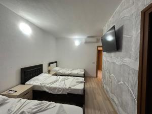Galeriebild der Unterkunft Hotel Bar Restaurant Real in Bajram Curr