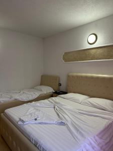 Galeriebild der Unterkunft Hotel Bar Restaurant Real in Bajram Curr