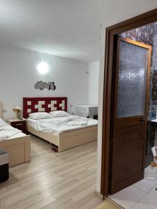 Galeriebild der Unterkunft Hotel Bar Restaurant Real in Bajram Curr