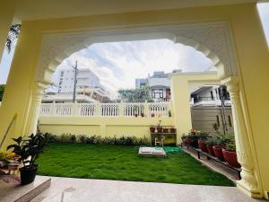 Zahrada ubytování Chitawa Haveli jaIpur