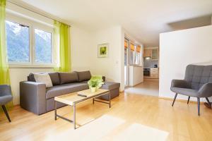 Kuchnia lub aneks kuchenny w obiekcie Apartments Kirchebnerhof