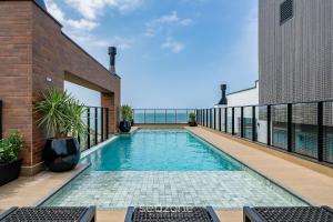 Kolam renang di atau dekat dengan VFR - Estudios proximos da praia de Bombas