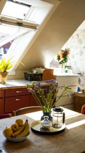 Kuchyň nebo kuchyňský kout v ubytování Cosy room in residential part of Copenhagen, with free street parking and shared bathroom