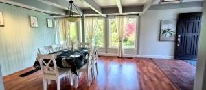 Φωτογραφία από το άλμπουμ του White House Tofino Downtown Villa σε Tofino