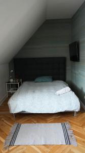 Postel nebo postele na pokoji v ubytování Cosy room in residential part of Copenhagen, with free street parking and shared bathroom