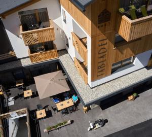Rõdu või terrass majutusasutuses Hotel Tabladel