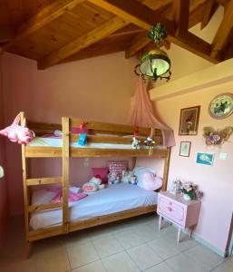 Postel nebo postele na pokoji v ubytování Platanos House