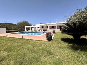 Φωτογραφία από το άλμπουμ του Villa Sa Vinyeta σε Sant Llorenç de Balafia