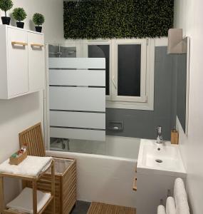 Ảnh trong thư viện ảnh của Appartement jacuzzi maison spa ở Paris