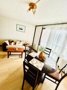 Photo de la galerie de l'établissement Appartement LOU pied de piste Chamrousse, à Chamrousse 5 autres photos