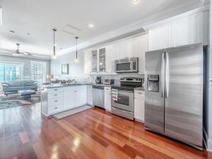 Kuchyň nebo kuchyňský kout v ubytování Family Tides Carolina Beach