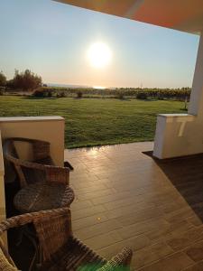 Východ nebo západ slunce při pohledu z bed and breakfast nebo okolí