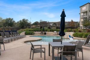Bazen u ili blizu objekta Modern Austin 2BR 2B Apt with Pool Parking & WIFI