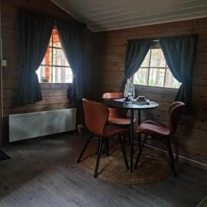 Posezení v ubytování Tørfoss Gård, Hytte utleie, Campingvogn og bobil plasser