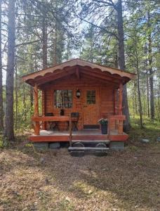 Zahrada ubytování Tørfoss Gård, Hytte utleie, Campingvogn og bobil plasser