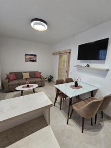 Un lugar para sentarse en Kristina lux apartment