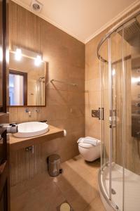 Koupelna v ubytování La Boheme Hotel